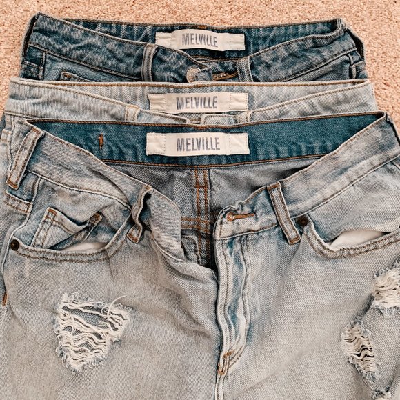 A look into my closet - Picture 3 of 7